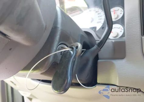 2004 Dodge Ram 1500 Slt/Laramie z USA, uszkodzony, nr VIN 1D7HU18D44S681591